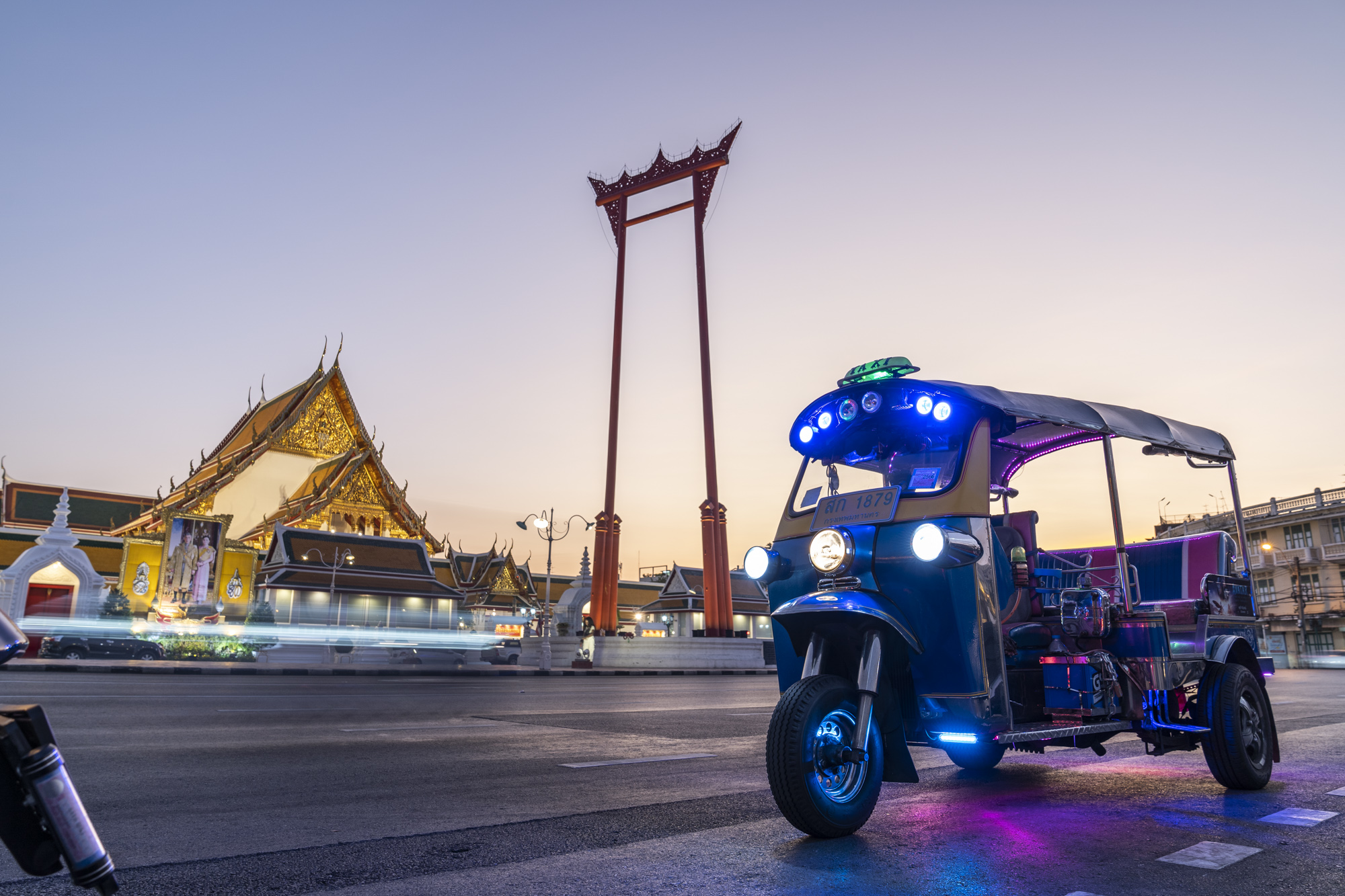 Bangkok: Street Food and Night Lights by Tuk Tuk - Photo 1 of 10