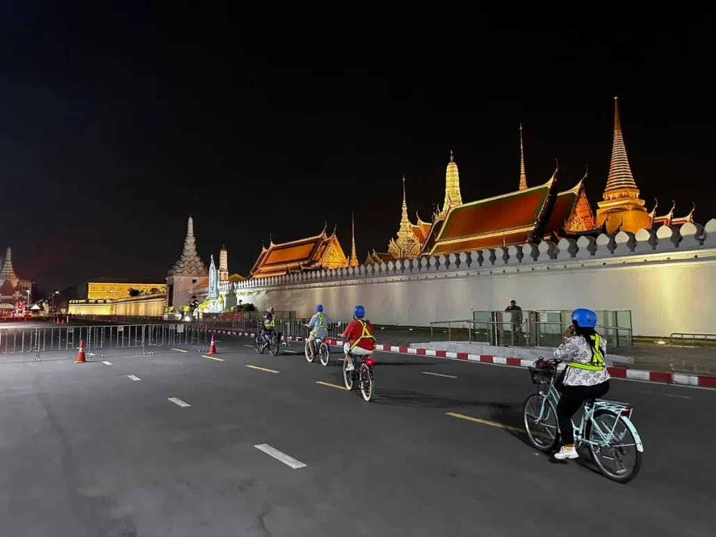 Bangkok: Sunset Guided Bike Tour + Dinner - Photo 1 of 10