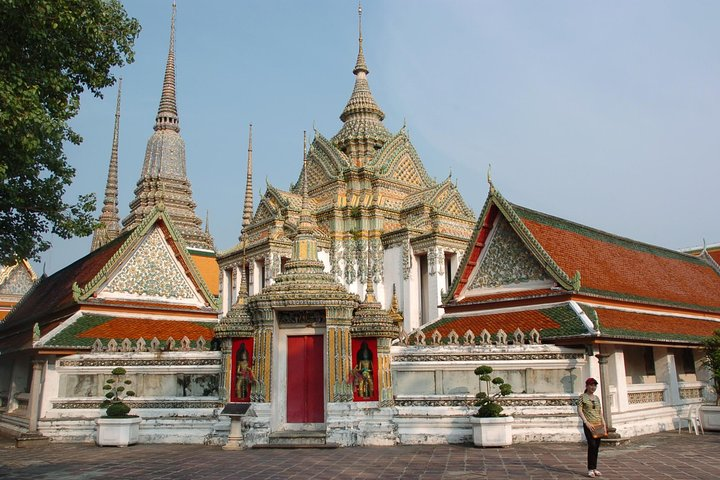 Explore the stunning artistry and intricate architecture of Bangkok's sacred temples where history and spirituality converge in a serene journey through Thailand’s rich Buddhist heritage.