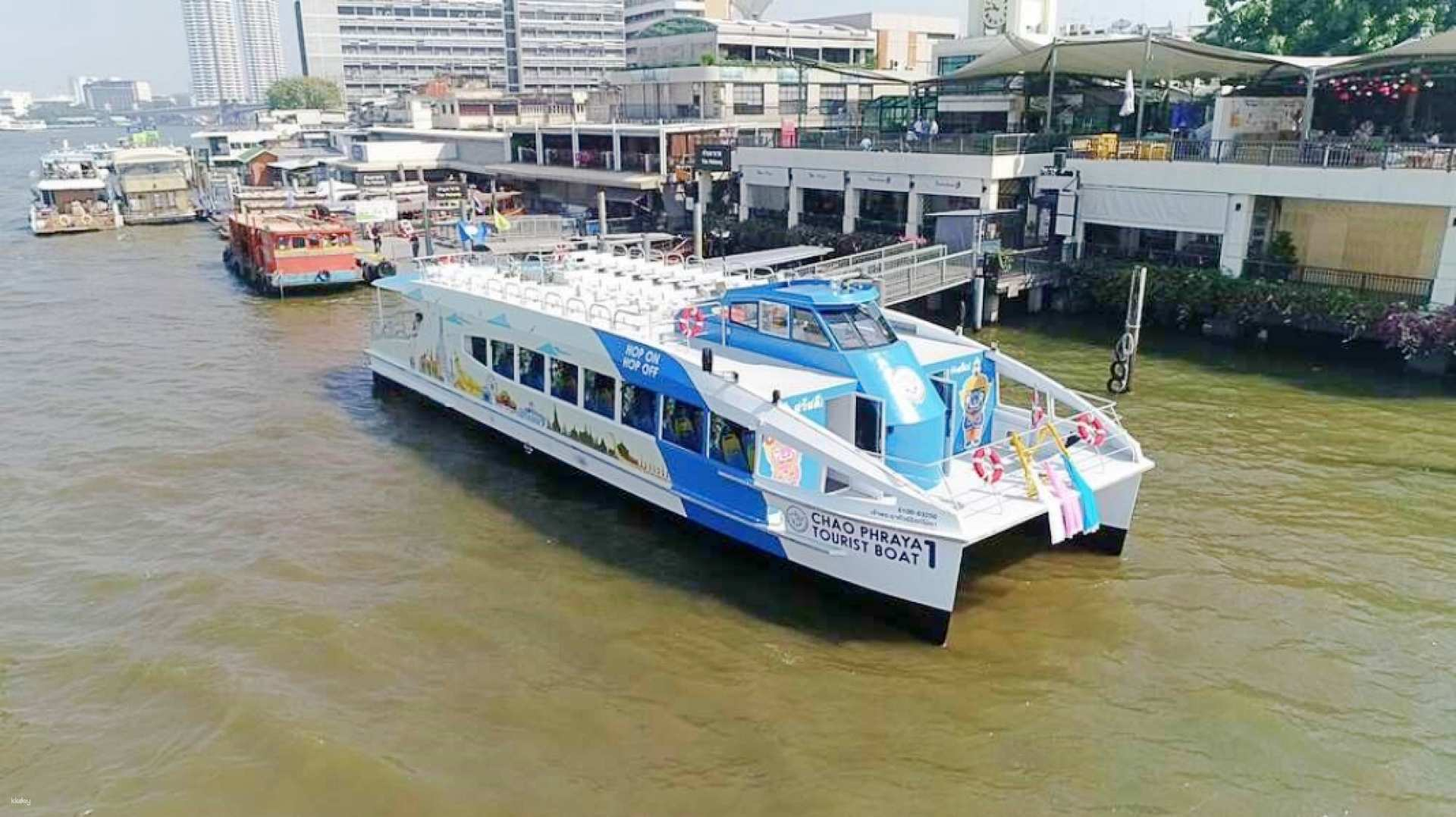 Experience the charm of Bangkok as you glide along the waterways exploring the bustling floating markets and iconic attractions making unforgettable memories in a day.