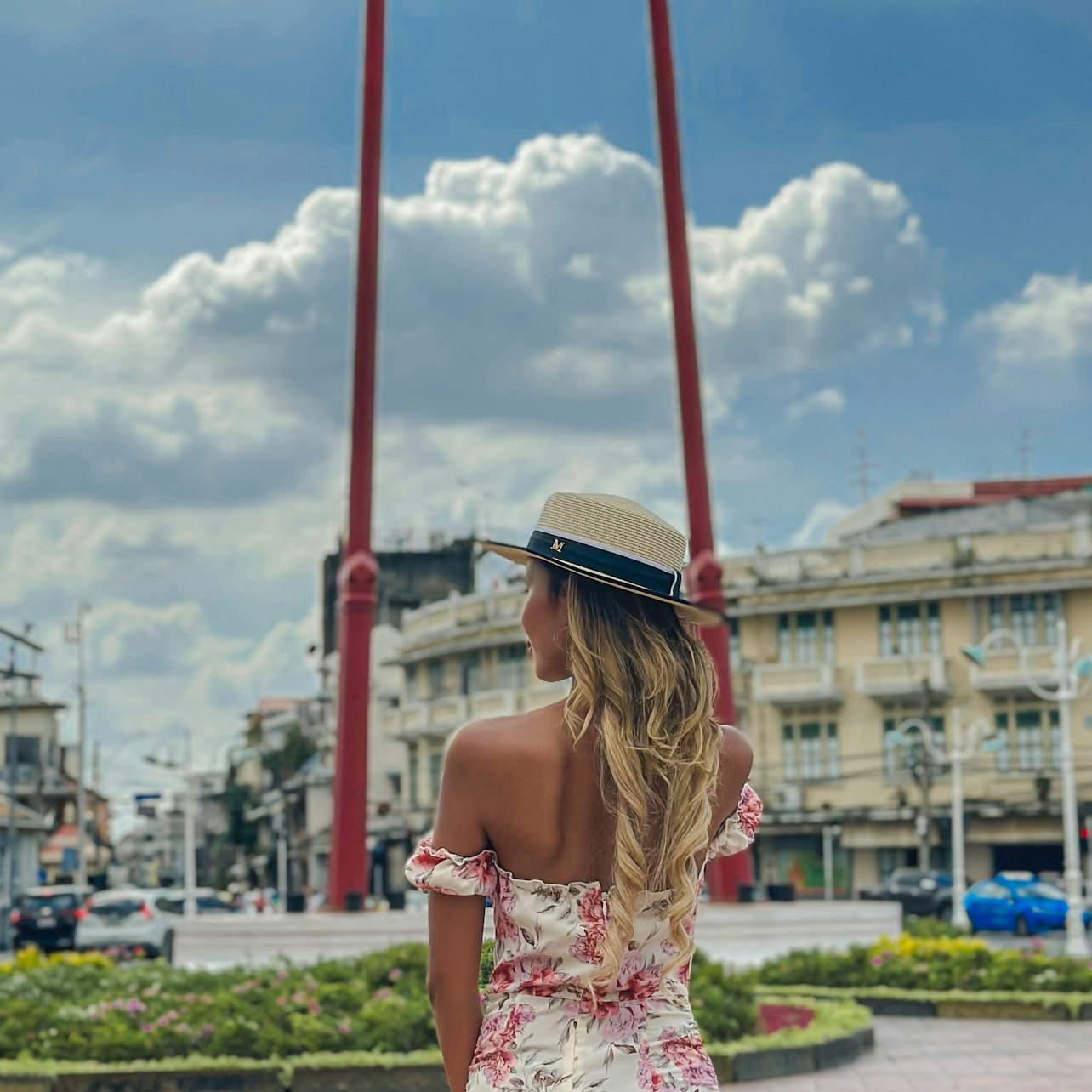 Explore Bangkok's iconic sights with a private guide capturing unforgettable moments at the Grand Palace and beyond. Perfect for all travelers seeking unique experiences and beautiful photos.