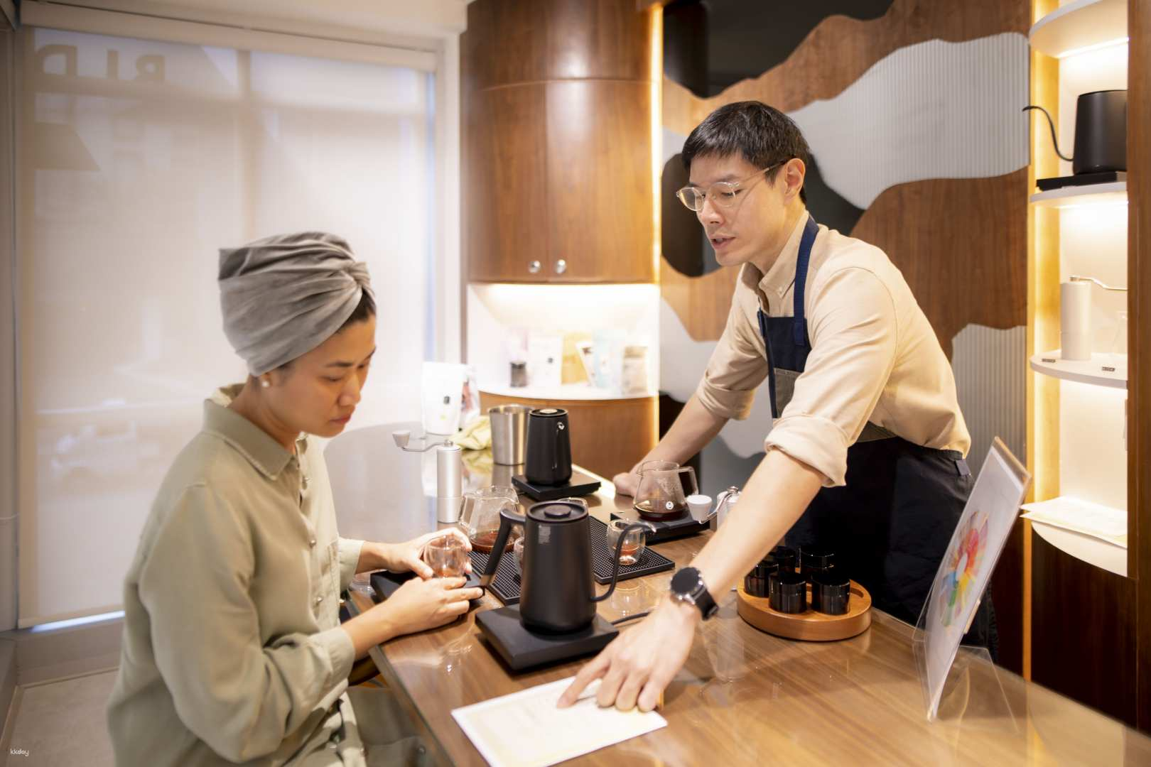 Discover the art of coffee brewing at GUIDA Drip Bar where expert baristas guide you through unique flavors and pour-over techniques for a delicious experience in Bangkok.