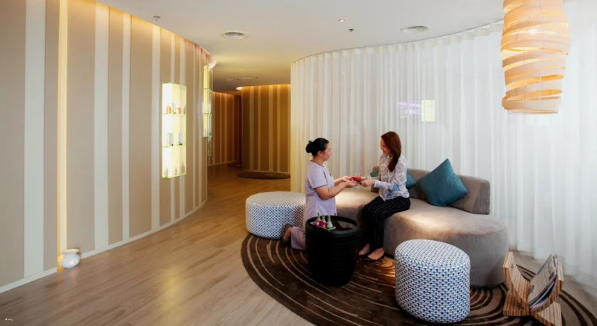 Relax in the serene space of Cense by SPA Cenvaree where skilled therapists offer tailored treatments ensuring a restorative escape in the heart of Bangkok. Indulge in true relaxation.