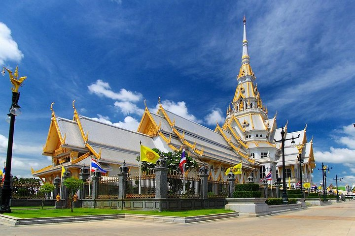 Explore the stunning architecture of Wat Sothon Wararam Worawihan where spirituality meets culture and enjoy the serene beauty of Chachoengsao's landscapes on this unforgettable journey.