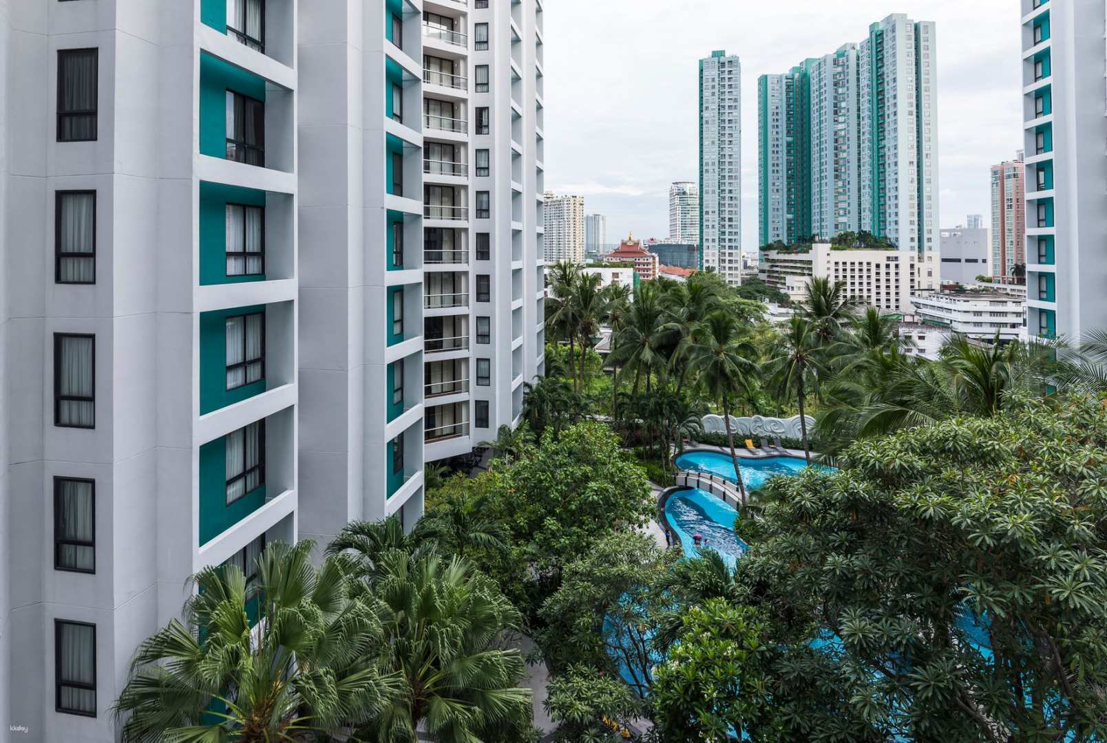 Experience a serene getaway surrounded by lush greenery and refreshing pools just moments from Bangkok’s bustling Central Business District. Embrace relaxation in style at Chatrium Residence Sathon.