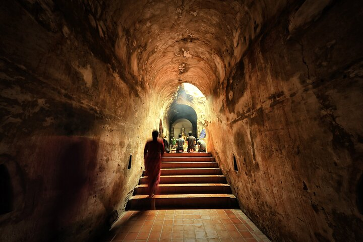 The intriguing ambiance of Wat Umong's tunnel temple