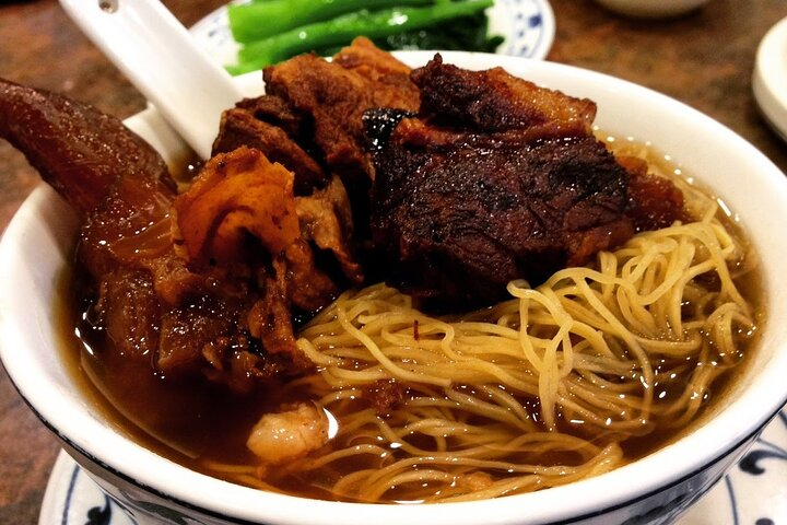 Day tour Chengdu Panda Base Leshan Giant Buddha with local Lunch - Photo 1 of 3