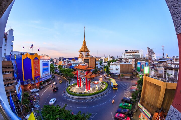 Discover the vibrant streets of Chinatown solving intriguing puzzles and uncovering local stories while exploring iconic landmarks and hidden gems in Bangkok's rich culture. Play at your own pace!