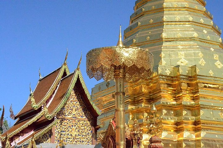 Golden Pagoda at Doi suthep temple.