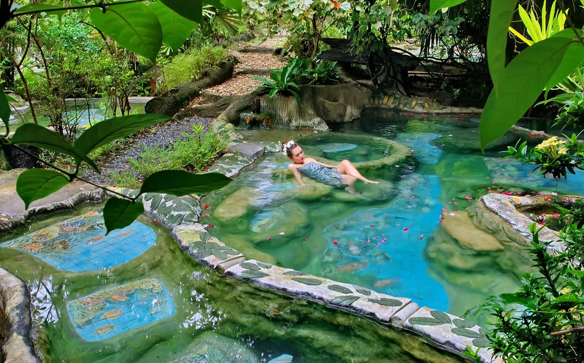 Emerald Pool Tour and Wareerak Hot Spring Spa Retreat in Krabi