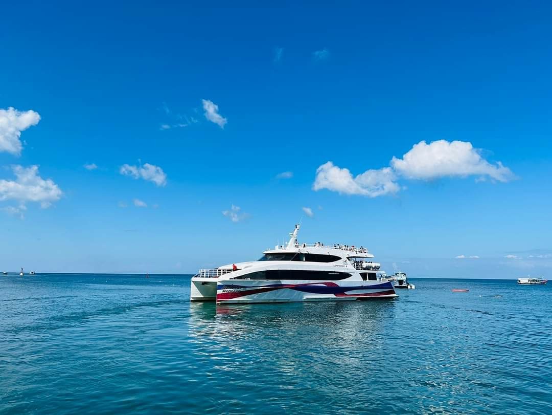 Sail across the stunning Gulf of Thailand on your way to Koh Tao. Enjoy beautiful views and the gentle sea breeze while traveling effortlessly between two incredible islands.