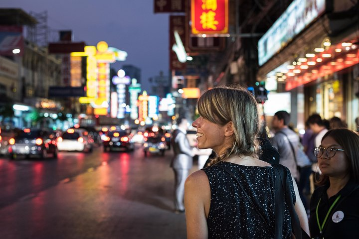 Experience the lively streets of Chinatown in Bangkok where tantalizing aromas beckon from bustling eateries and vibrant markets perfect for savoring authentic local dishes on an unforgettable evening stroll.