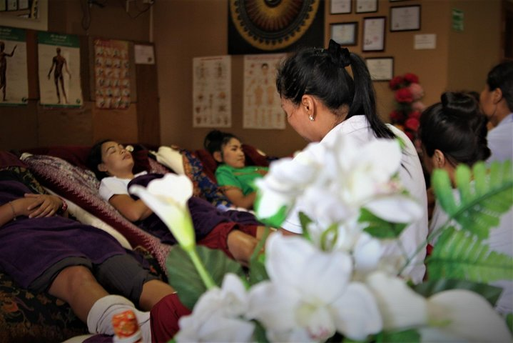 Foot reflexology massage course.For Thai & Foreigner Students.We have a Short / Long Course.
(One day course / 2-3 days course / 5-10 course / and more...)