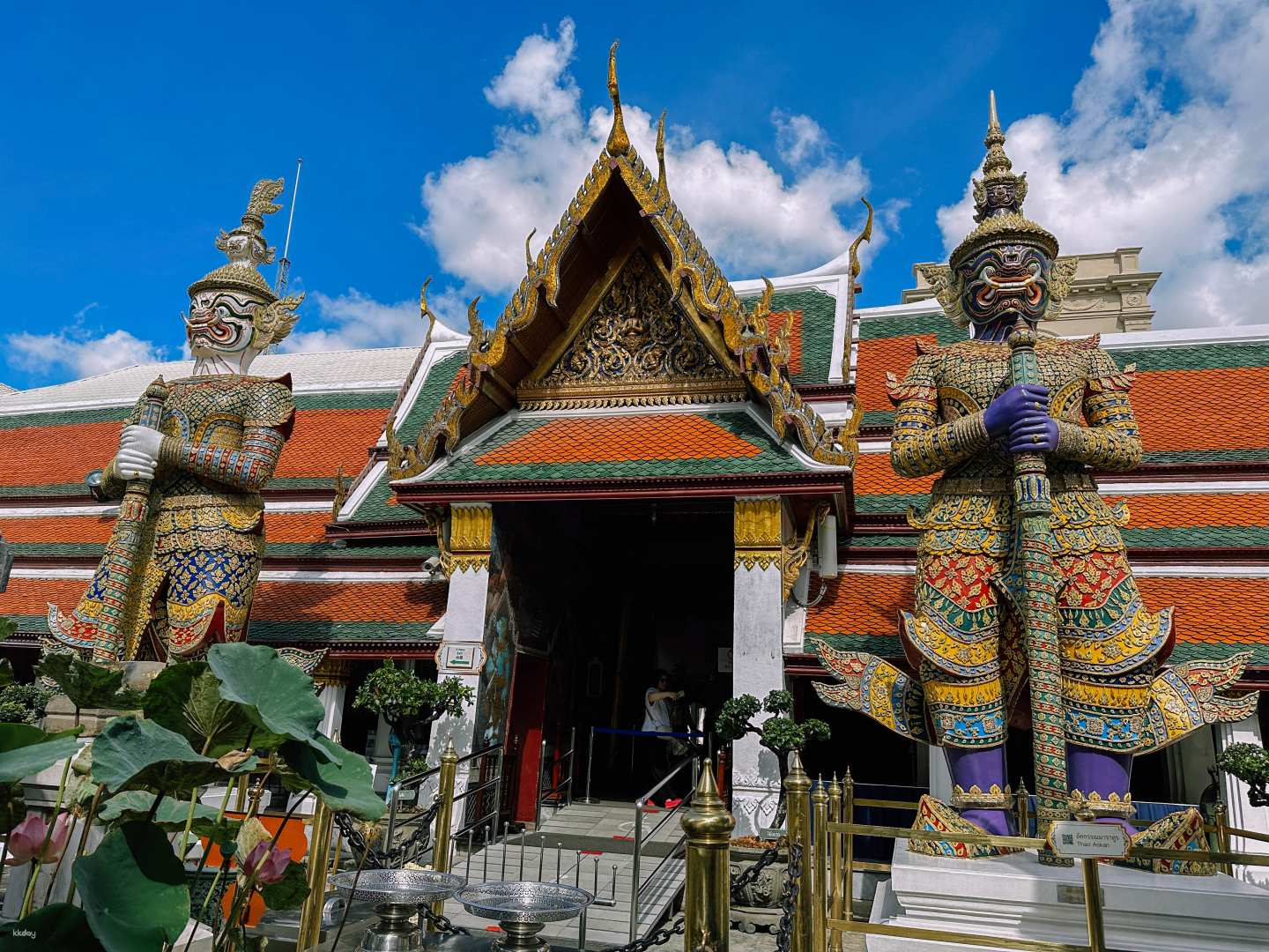 Marvel at the Grand Palace’s stunning architecture and intricate designs where golden details and elegant carvings tell the story of Thailand’s royal heritage. Explore at your own pace.