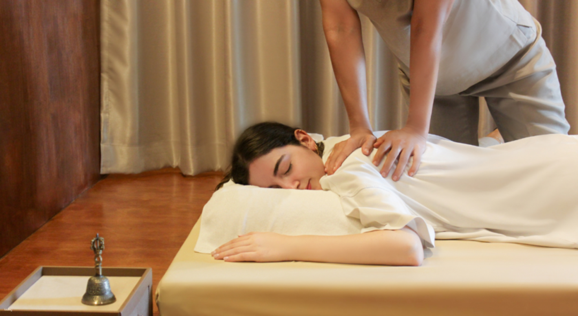 Relax and rejuvenate with expert massages that blend traditional Thai healing practices and serenity all in the heart of Bangkok's tranquil wellness haven.