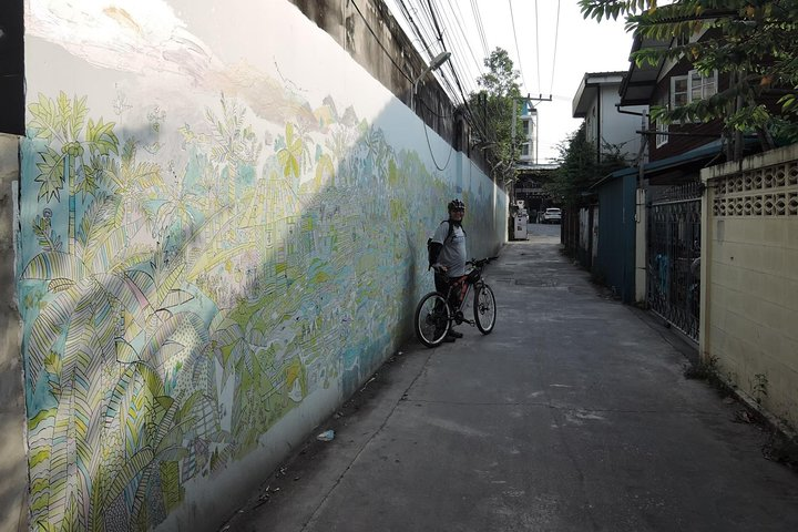 Explore the charming lanes of Bangwa where murals tell stories of the past and every turn invites encounters with local life and heritage creating unforgettable memories.