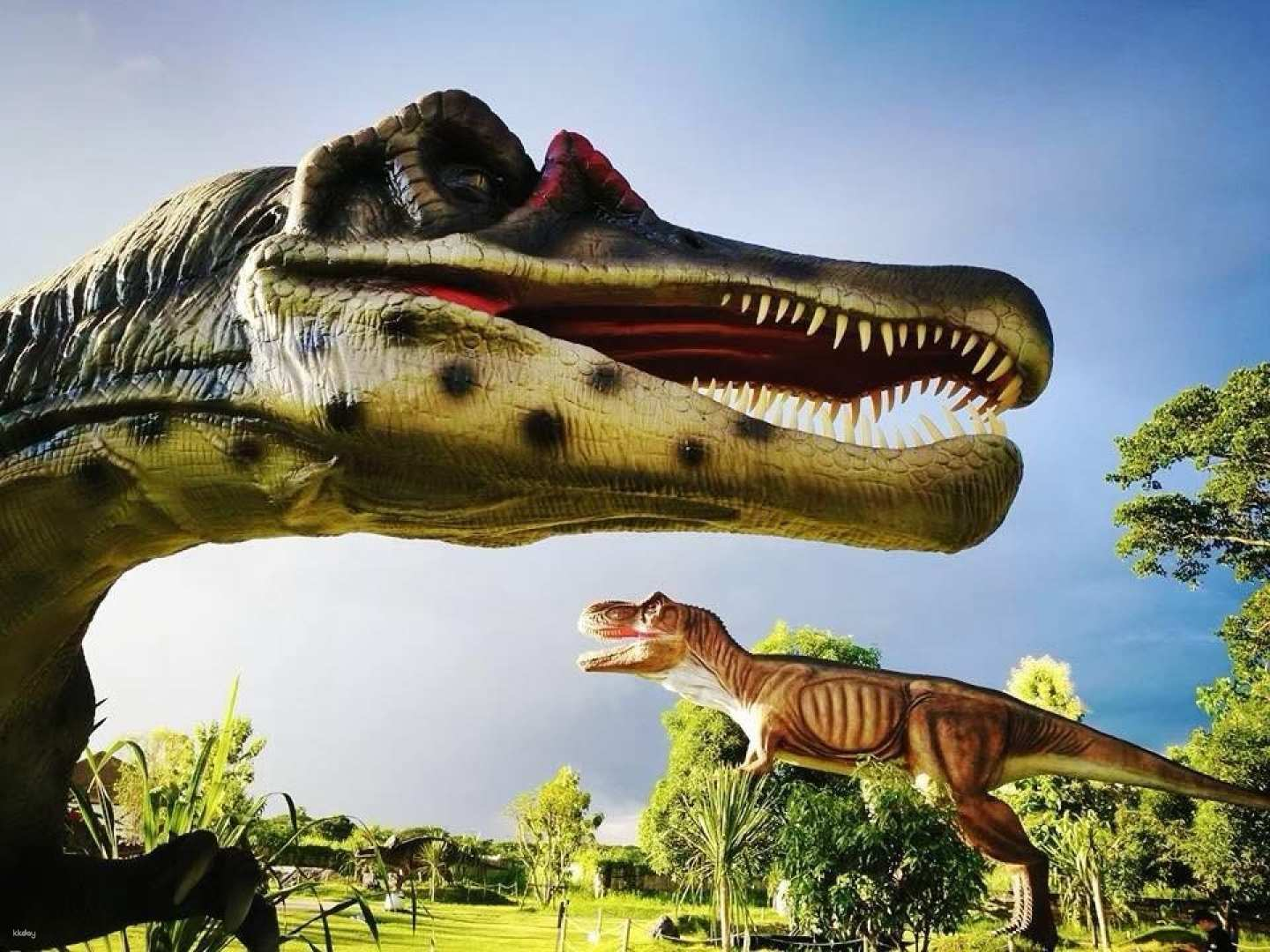 Immerse yourself in a world of dinosaurs with life-sized sculptures and interactive zones. Perfect for family fun explore unique attractions and enjoy delightful local cuisine amidst stunning scenery.