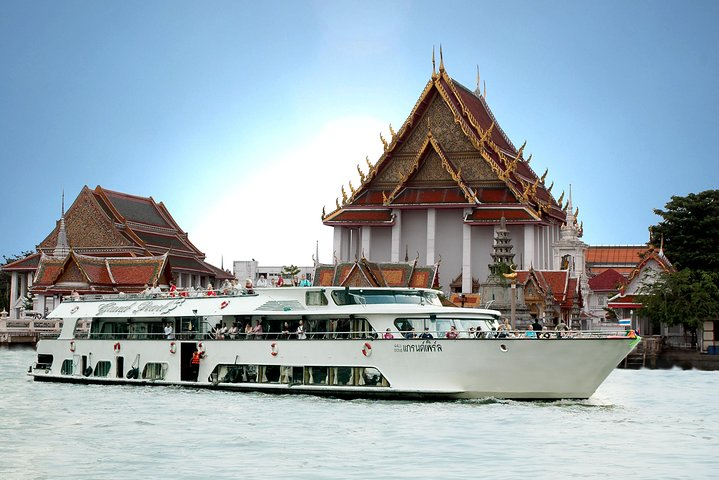 Cruising the Chao Phraya River offers stunning views of Ayutthaya’s historic sites. Savor a delightful buffet lunch while enjoying the scenic landscapes of Thailand’s ancient charm.
