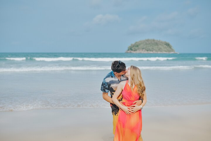 Romantic Couple Photoshoot in Nai Harn, Phuket - Photo 1 of 10