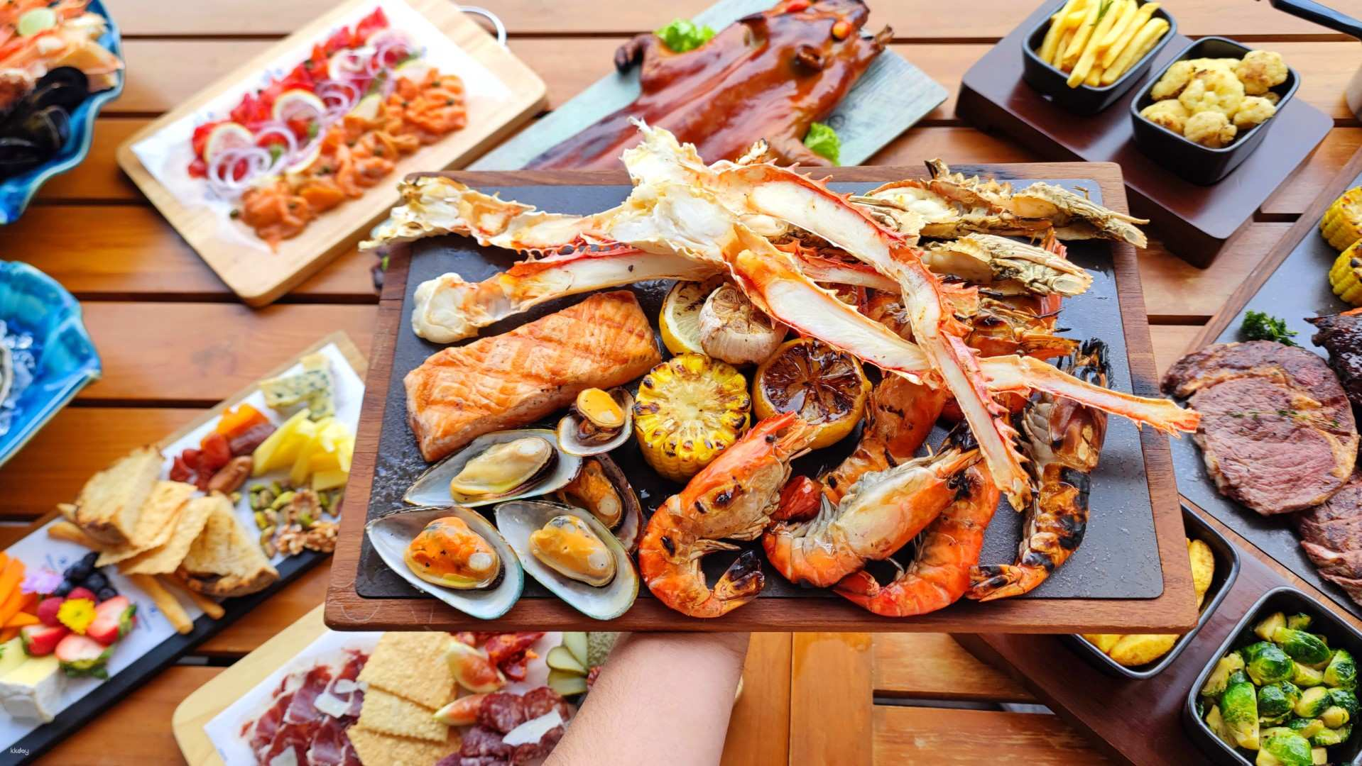 Discover a culinary journey at FLOW where exquisite seafood and an array of global dishes delight the senses while you enjoy stunning views of the Chao Phraya River.