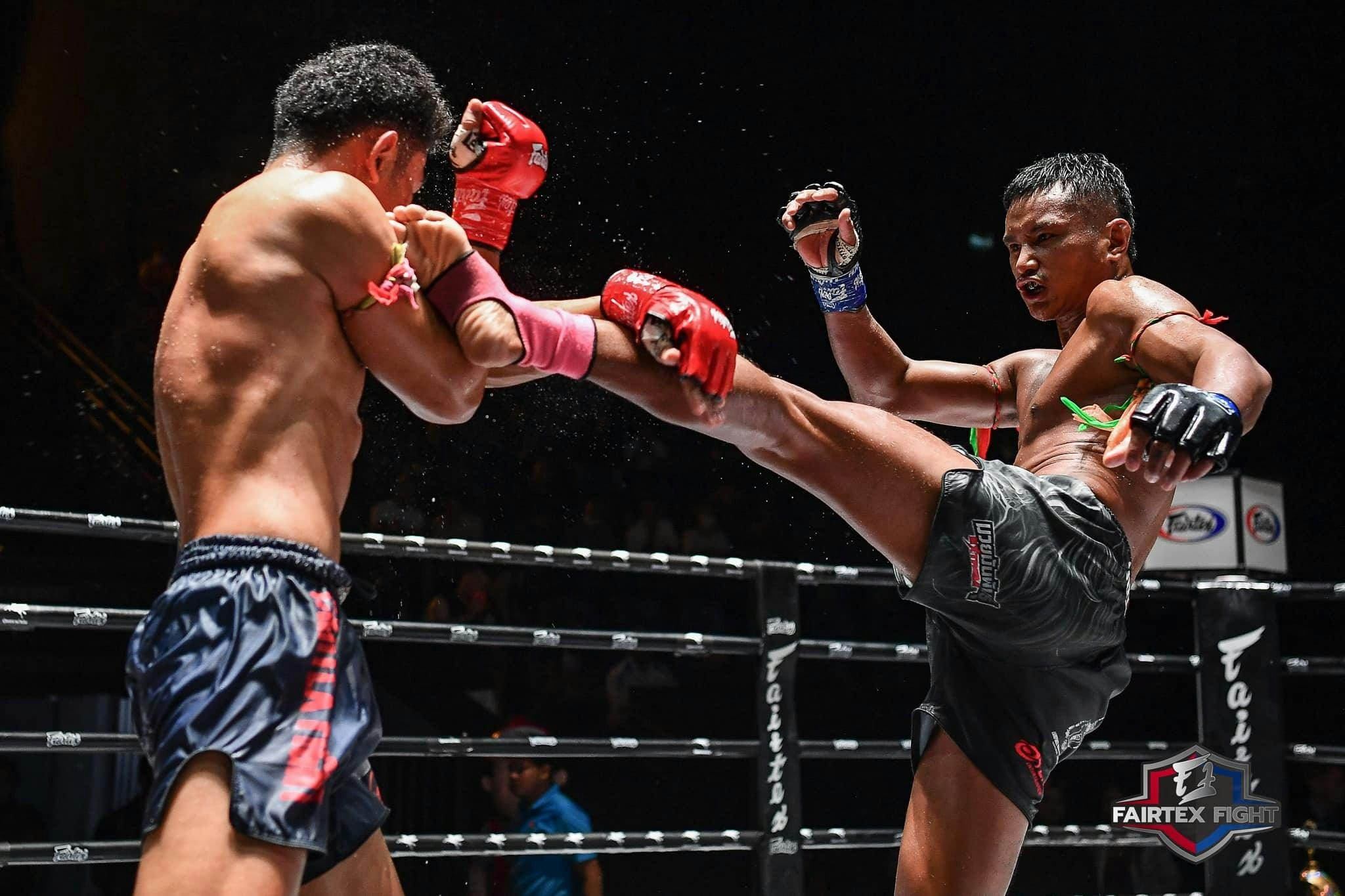 Lumpinee Boxing Stadium: Muay Thai Friday Match - Photo 1 of 8