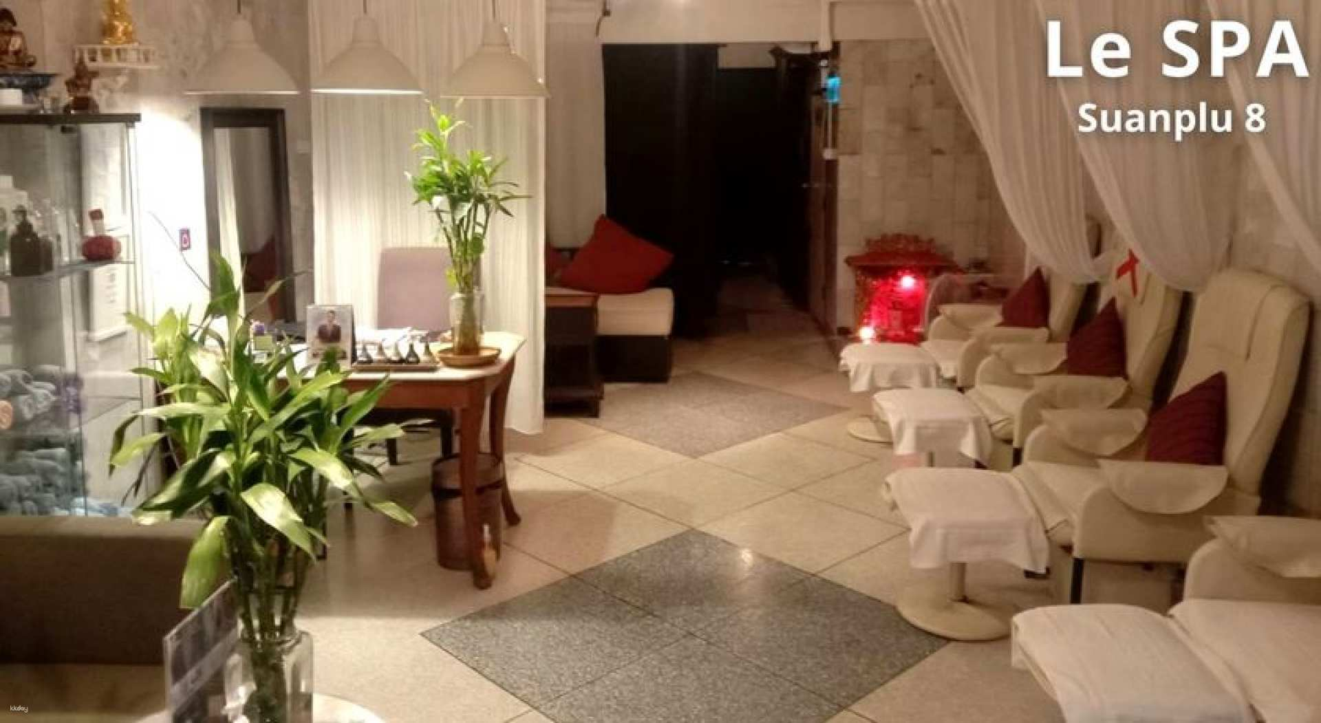 Immerse yourself in the serene ambiance of Le SPA Suanplu 8 where expert masseurs offer a range of soothing treatments for a refreshing escape in the heart of Bangkok.
