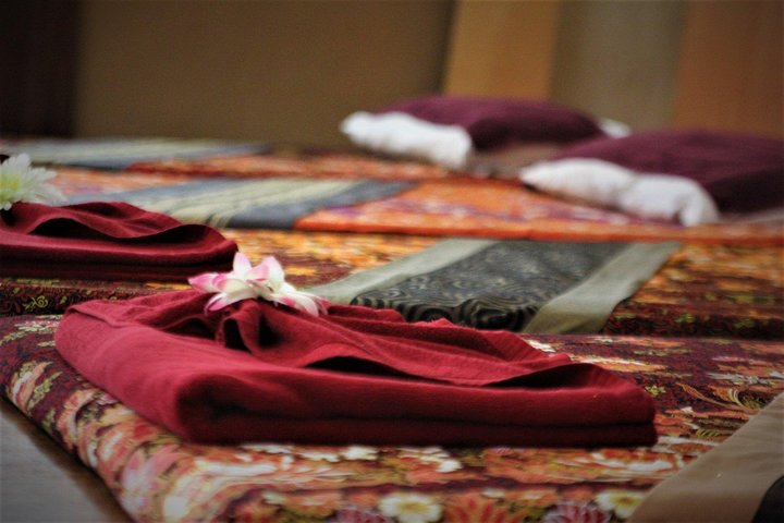 Thai massage 60/90/120 mins 300/450/600 THB.