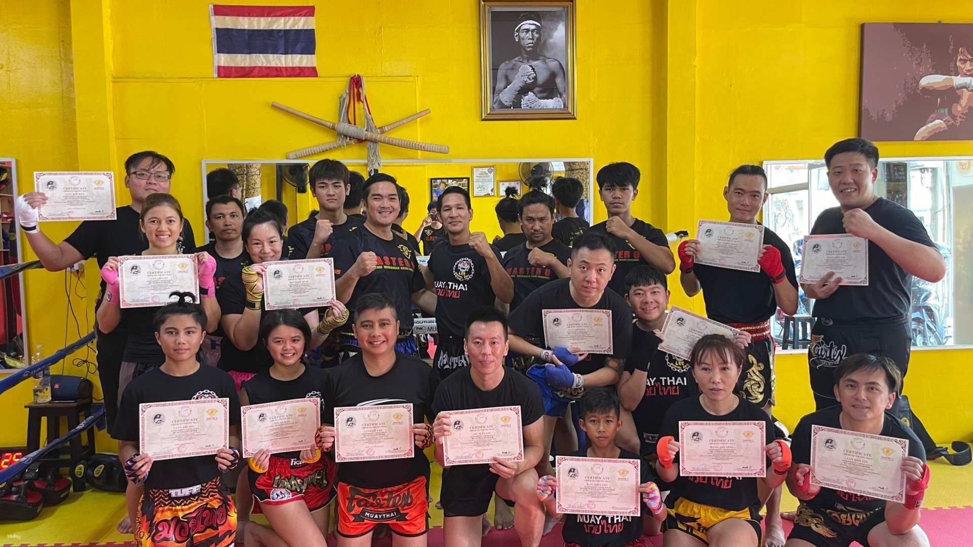 Train with expert instructors in a bright welcoming space mastering Muay Thai techniques while enjoying air-conditioned comfort. Celebrate your skills with a certificate in Bangkok's top training venue.