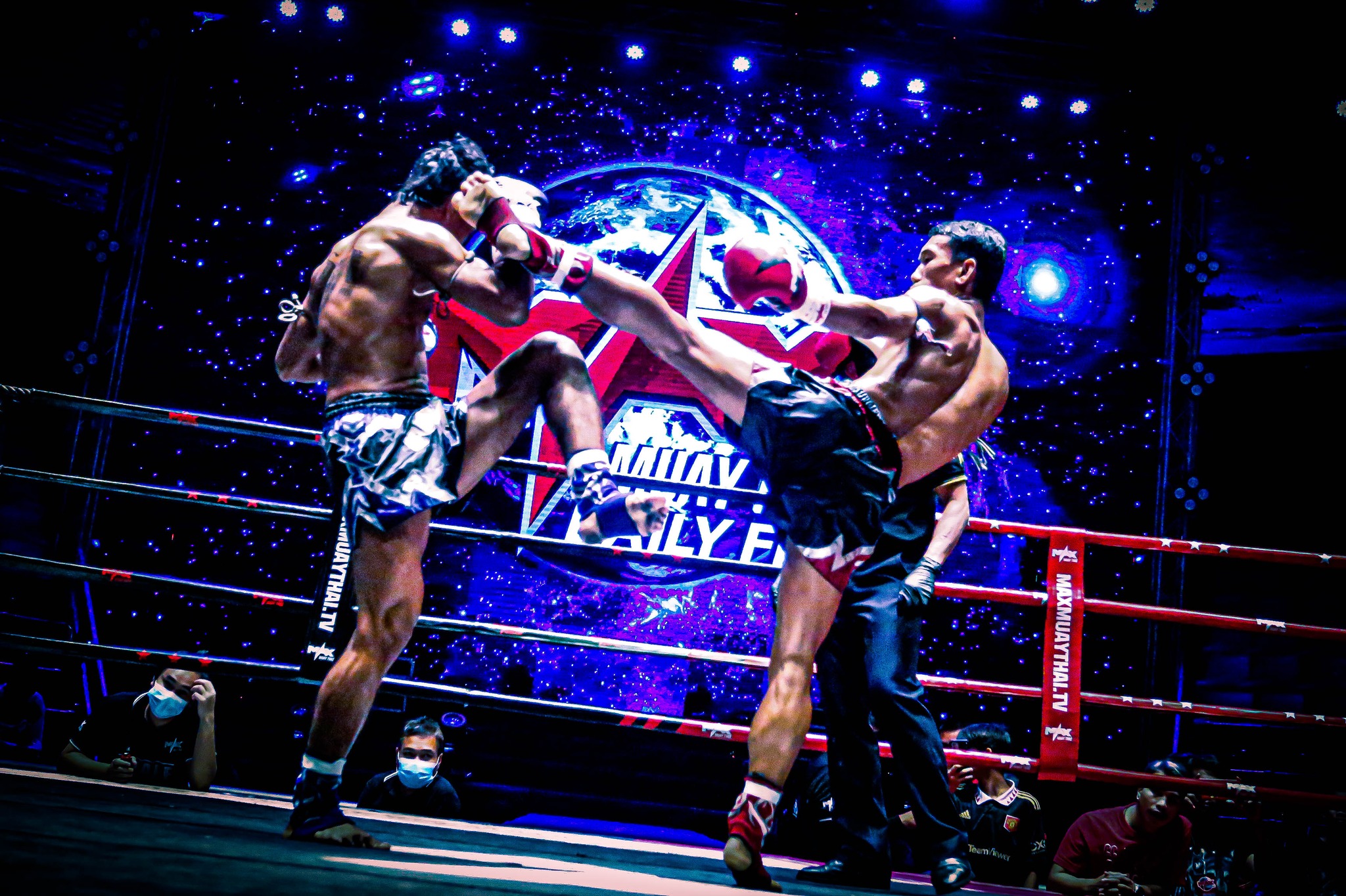 Experience the intensity of a live Muay Thai match at Max Muay Thai Stadium in Pattaya where skilled fighters showcase their techniques right before your eyes. Feel the action unfold!