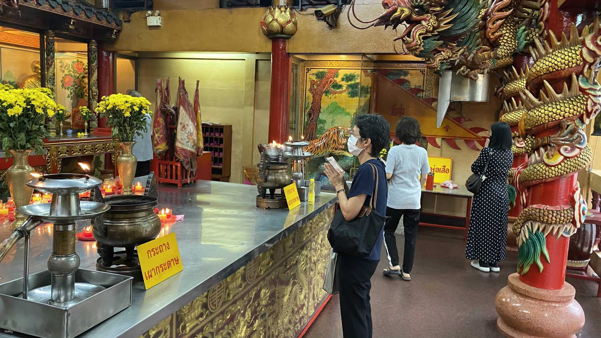 Step into a serene temple environment engage in sacred rituals and participate in meaningful traditions all while supporting a noble cause at Yi De Tang Temple in Bangkok.