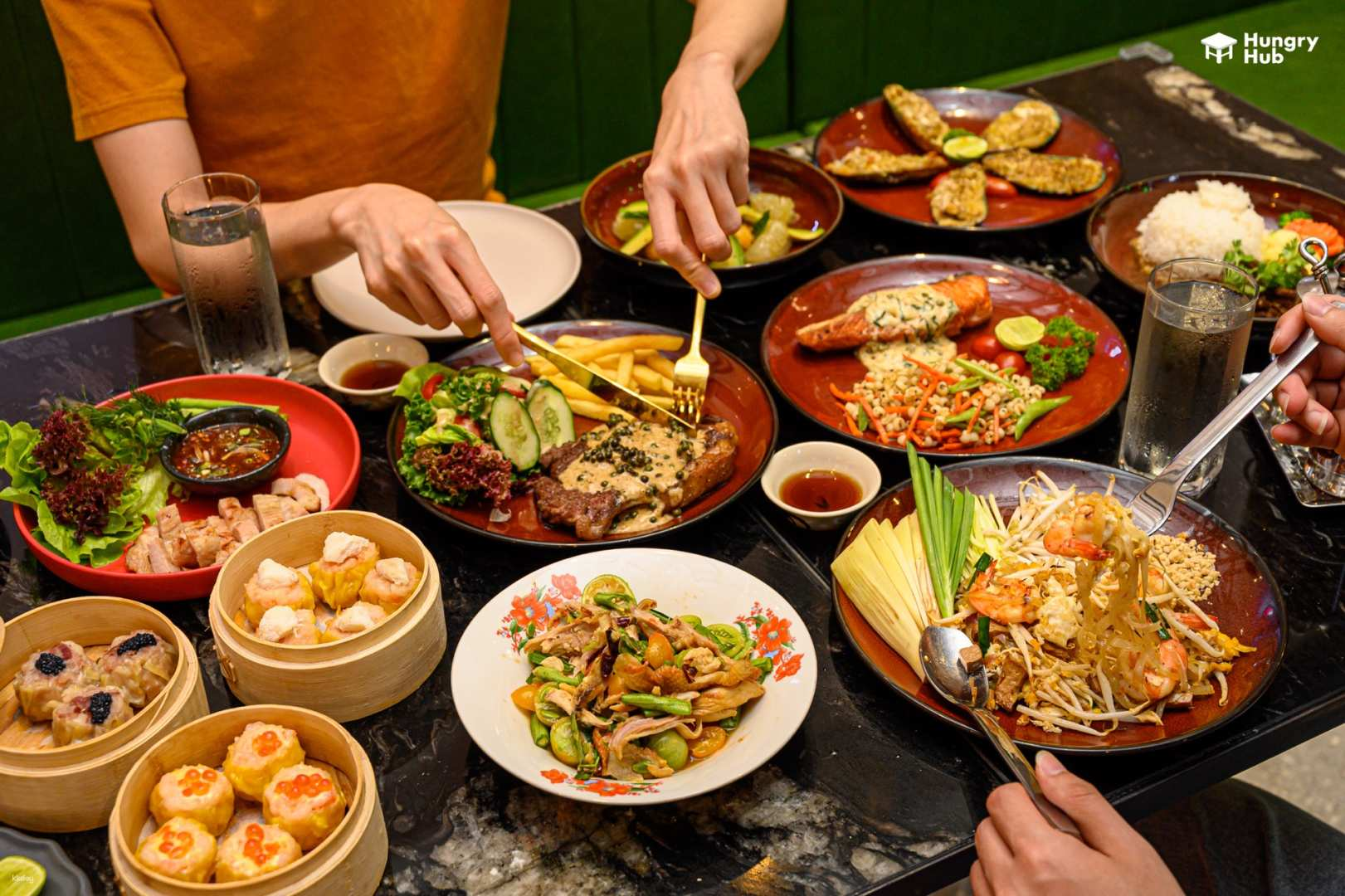 Savor a delightful array of Thai dishes at Metro Square where culinary art meets warm decor making every meal memorable for families or couples seeking unique flavors at Siam Paragon.