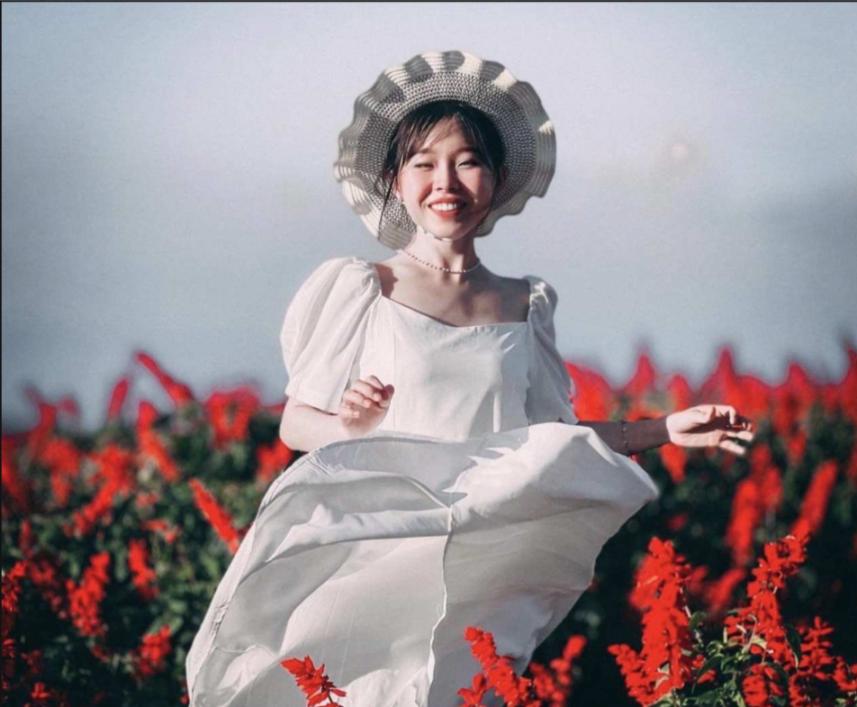 Experience the beauty of Mon Jam where flower fields bloom in every direction and delightful cafes await. Enjoy leisurely moments surrounded by nature’s charm and scenic landscapes.