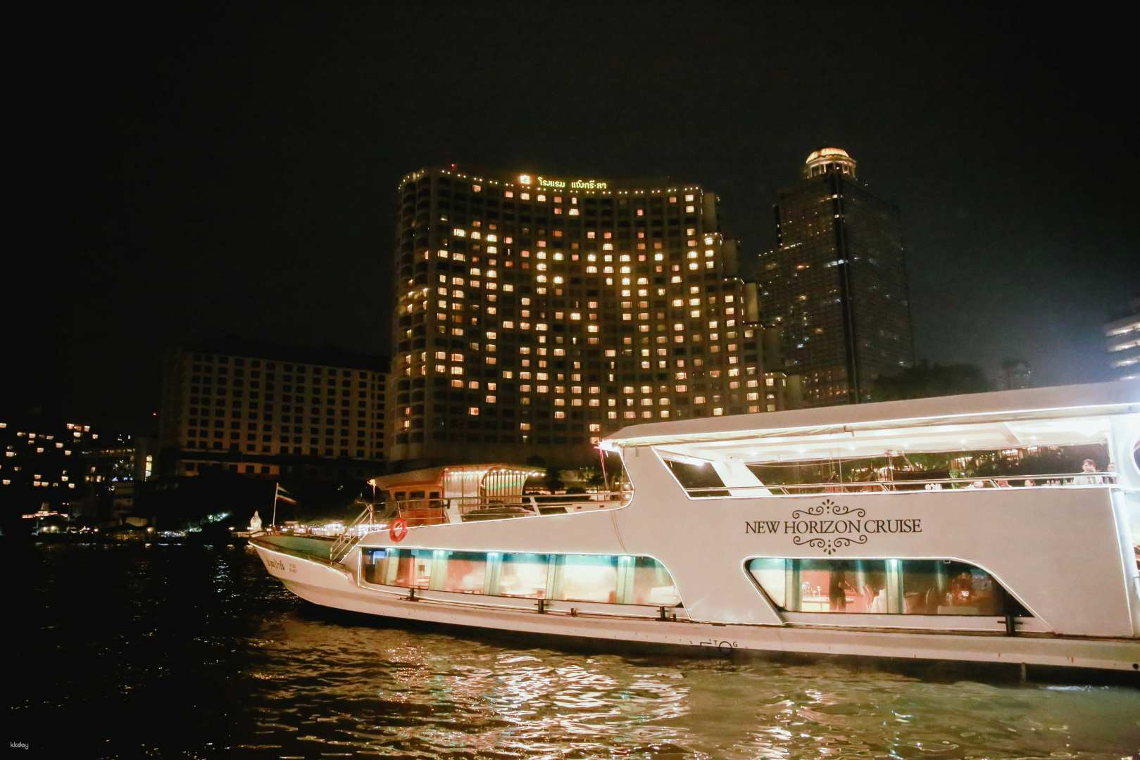 Experience a remarkable dinner cruise along the Chao Phraya River savoring delicious cuisine and limitless draft beer all while soaking in the dazzling city skyline at night.