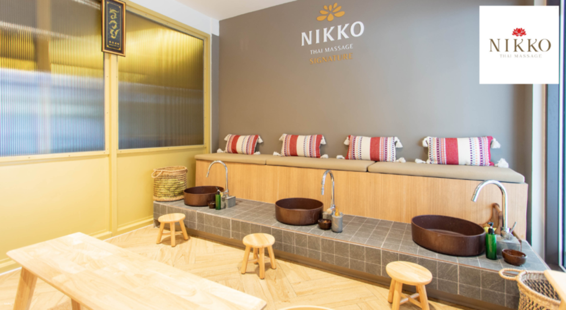 Relax in a serene space designed for rejuvenation. Indulge in expert massages that melt away stress using premium products to elevate your wellness experience in Bangkok.