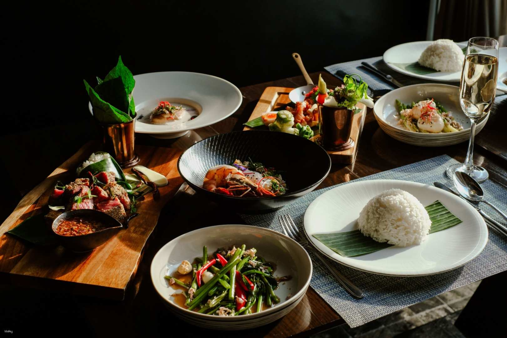 Savor exquisite Thai dishes while enjoying breathtaking views of Bangkok. Each plate reflects creativity with a perfect blend of local ingredients and international flair creating a memorable dining experience.