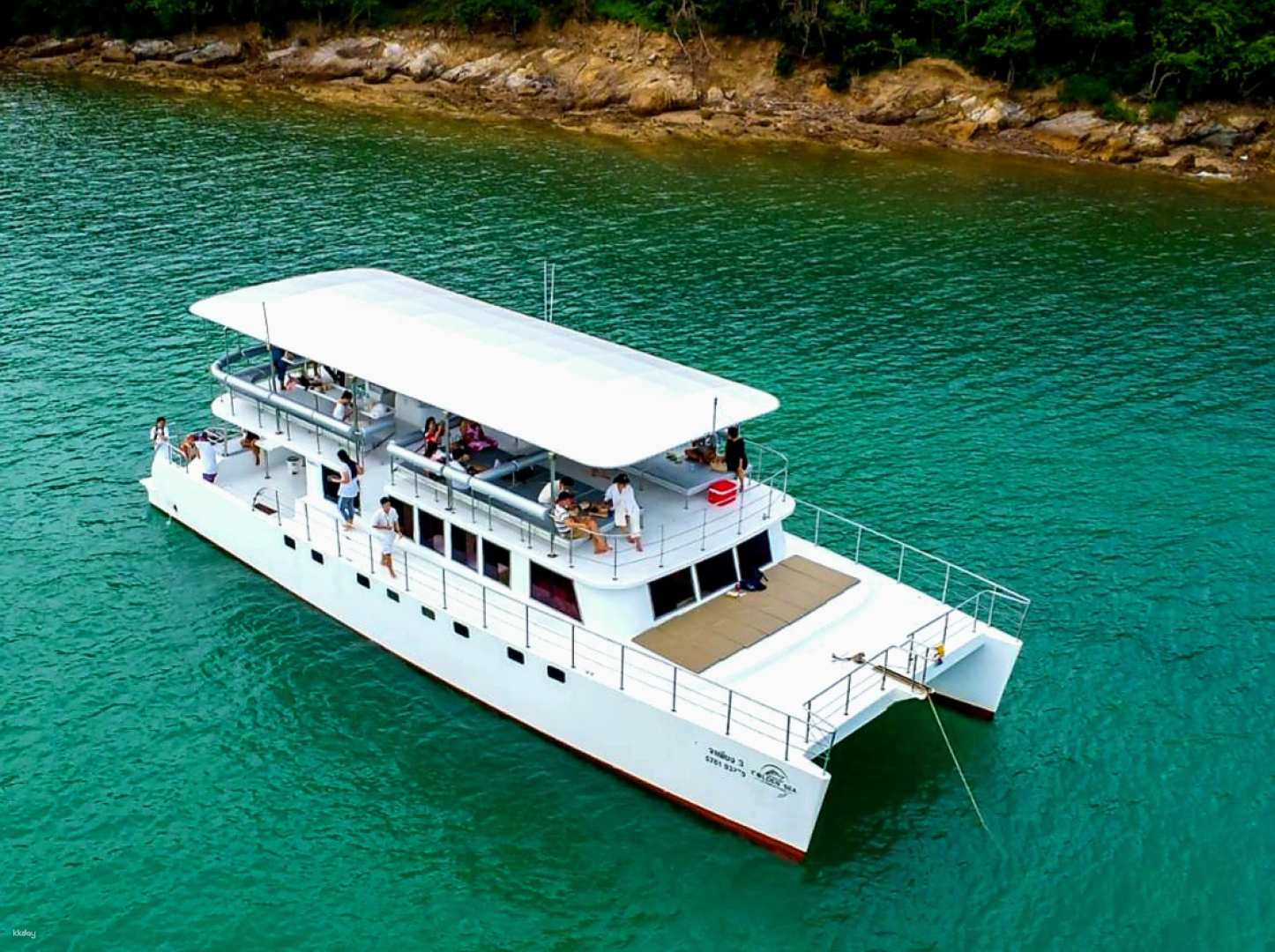 Pattaya Koh Phet Island Yacht Tour (Monkey Island, Korean language support available) - Photo 1 of 5