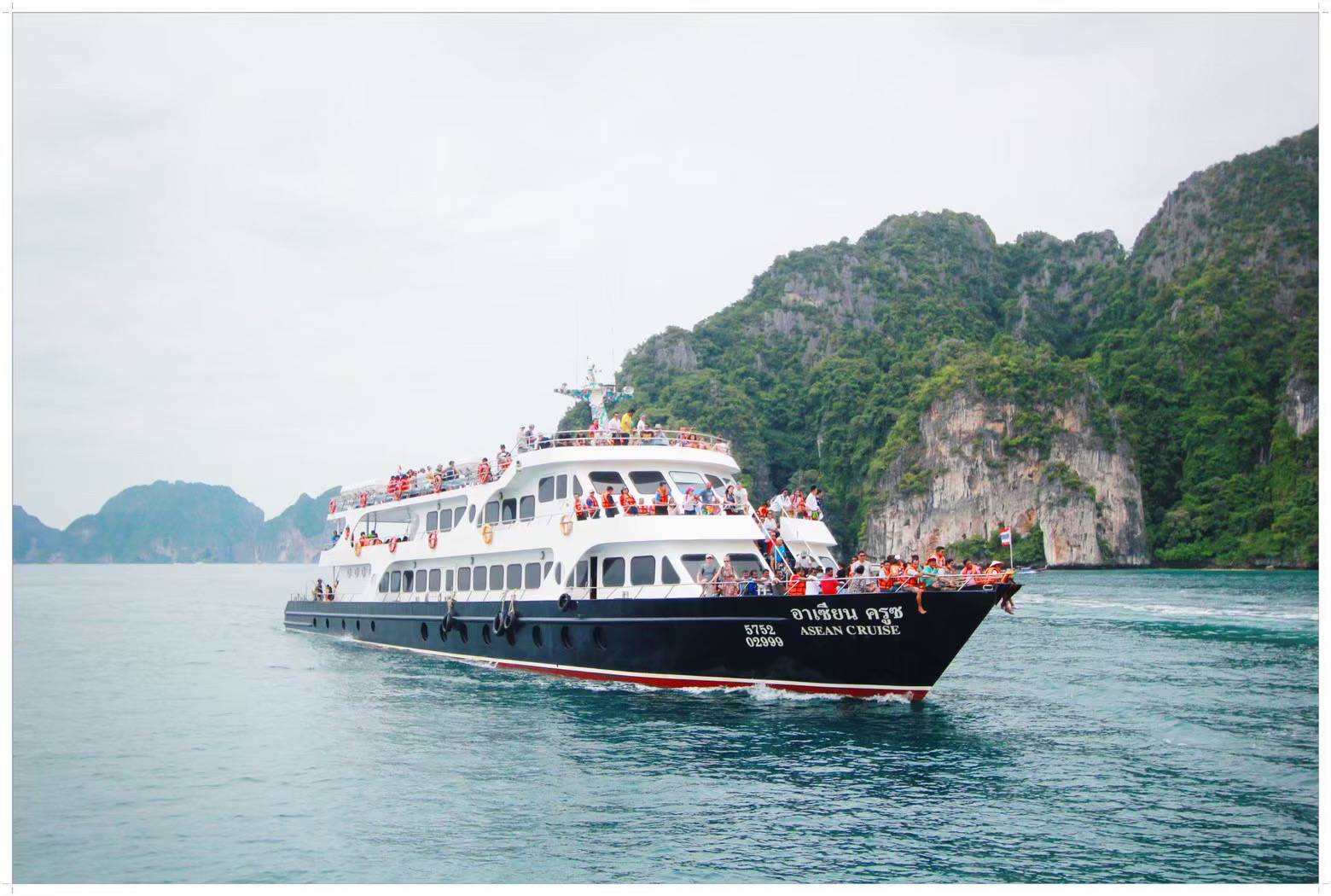Experience the beauty of the Andaman Sea aboard a comfortable ferry cruising toward stunning destinations like Phi Phi Islands Krabi or Koh Lipe with direct access and no stops.