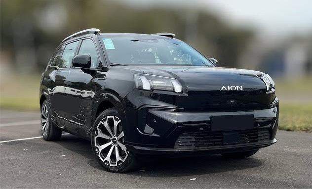 Private Car Rental with Driver between Bangkok and Kanchanaburi (12 Hours) - Photo 1 of 7