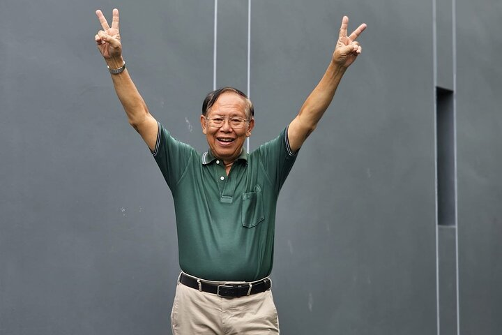 Embrace the rich heritage of Ayutthaya exploring stunning temple ruins and historic sites that tell the story of Siam’s grandeur during its golden era. A journey through time awaits!