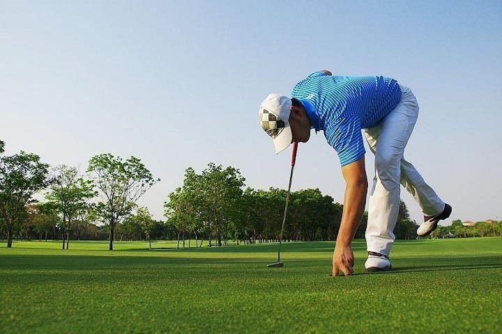 Experience the lush greenery of Thana City Golf Club as you sink the perfect putt. This full-day tour offers a seamless day of golf amid scenic beauty and expertly designed holes.
