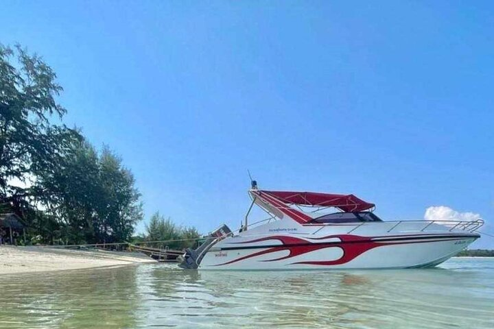 Unspoiled Island Escape: Private Speedboat Tour from Koh Samui - Photo 1 of 25
