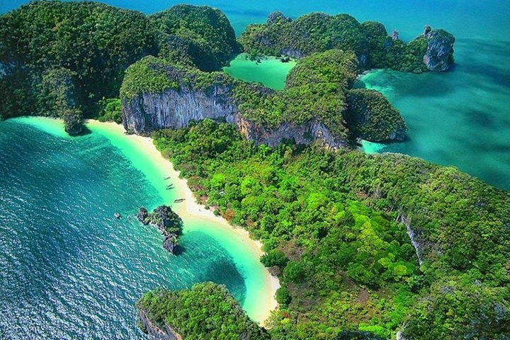 Hong Islands archipelago