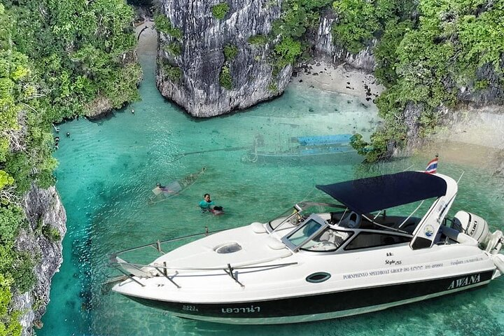 Private Luxury boat to Phi Phi Island