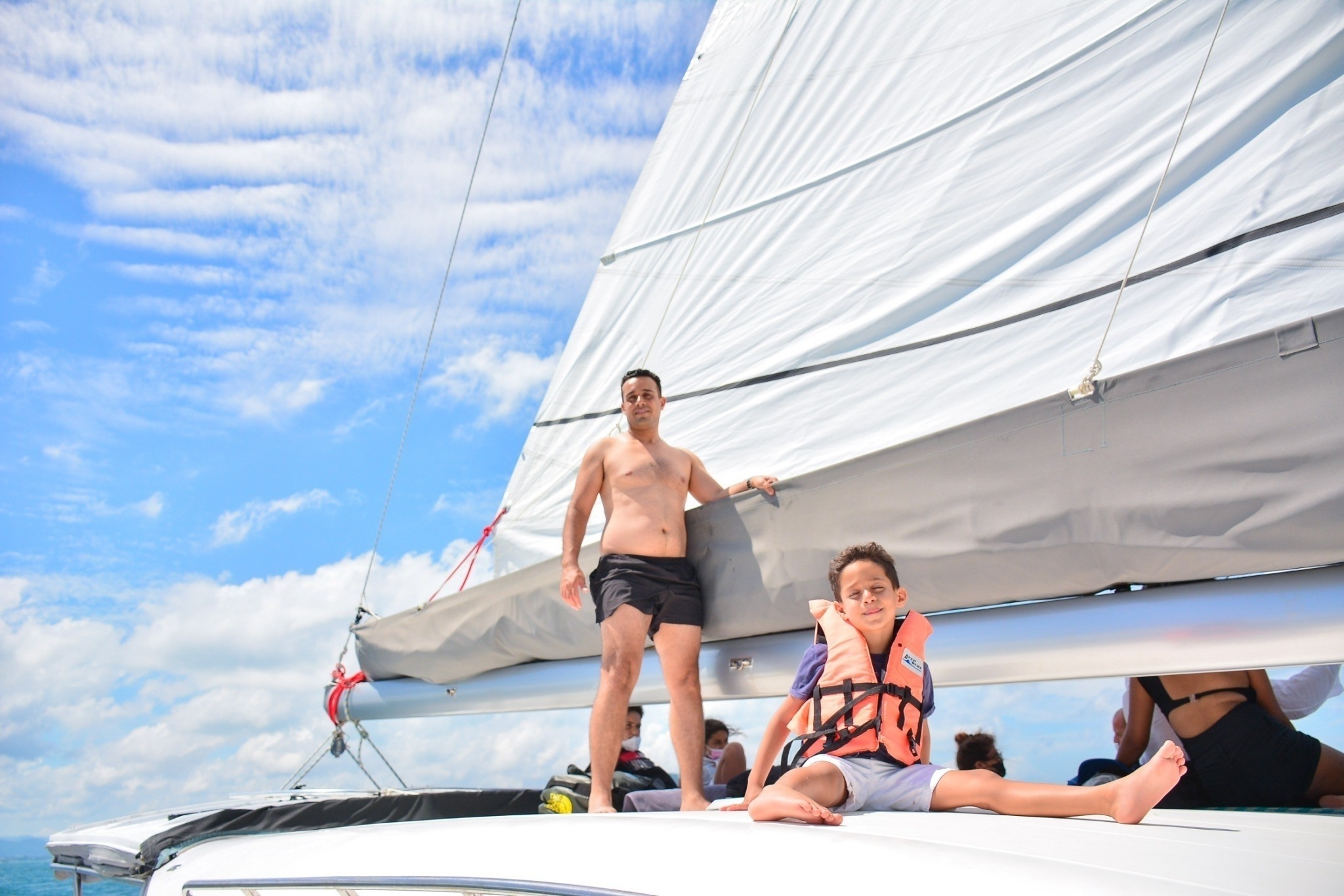 双体游艇皇帝岛和珊瑚岛日落之旅 - Photo 1 of 10