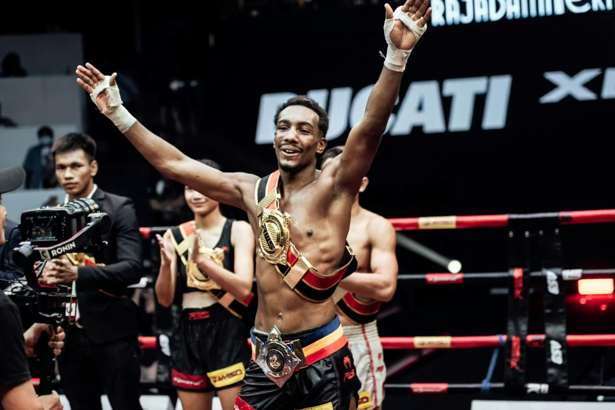 Rajadamnern Muay Thai Stadium: Match Entry Ticket + Beer & Popcorn - Photo 1 of 7