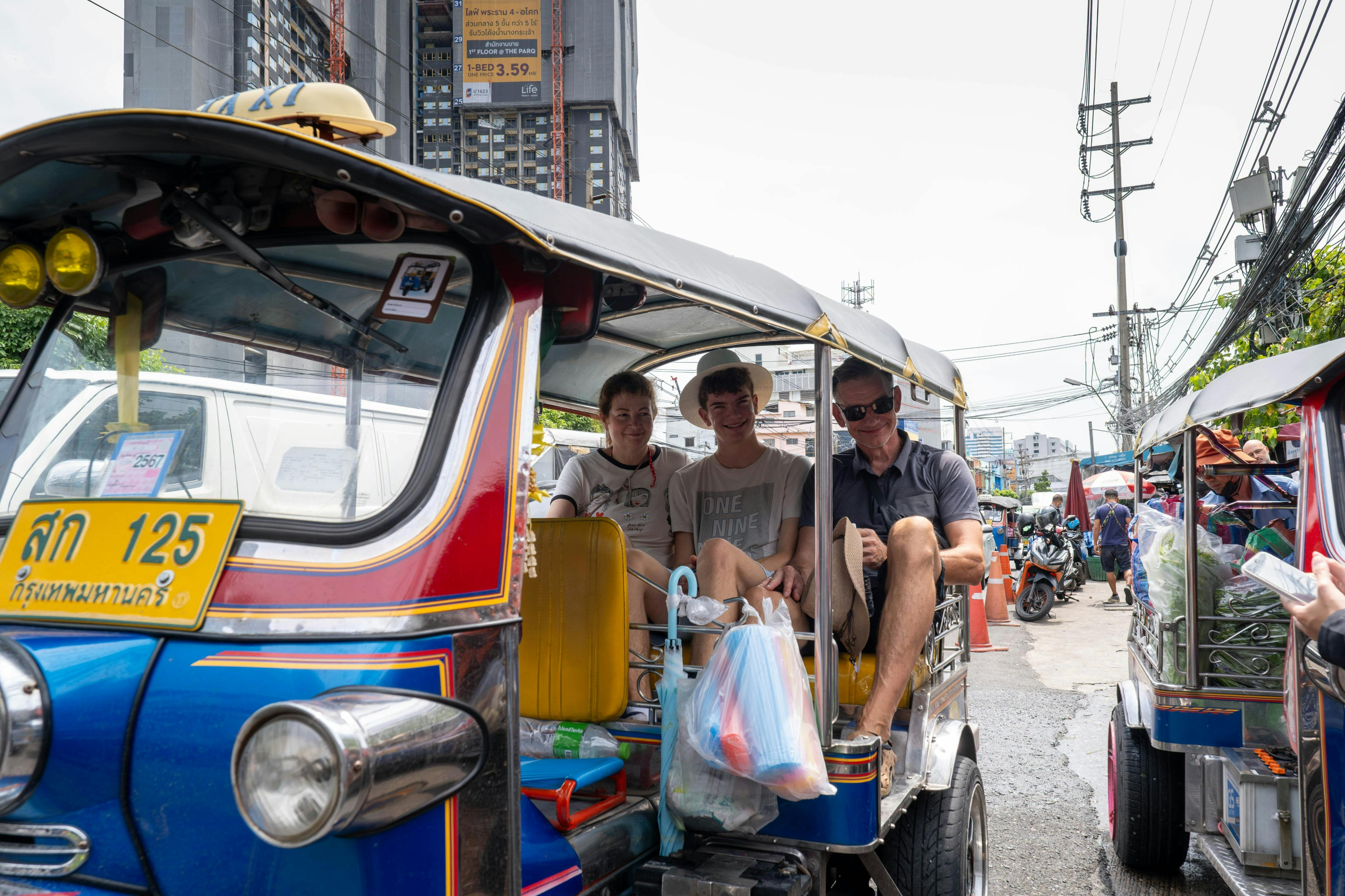 Rickshaw & Hike the Colors of Bangkok - Photo 1 of 12