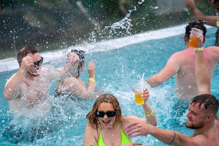 Sailaway Pool Party Phuket - Photo 1 of 10