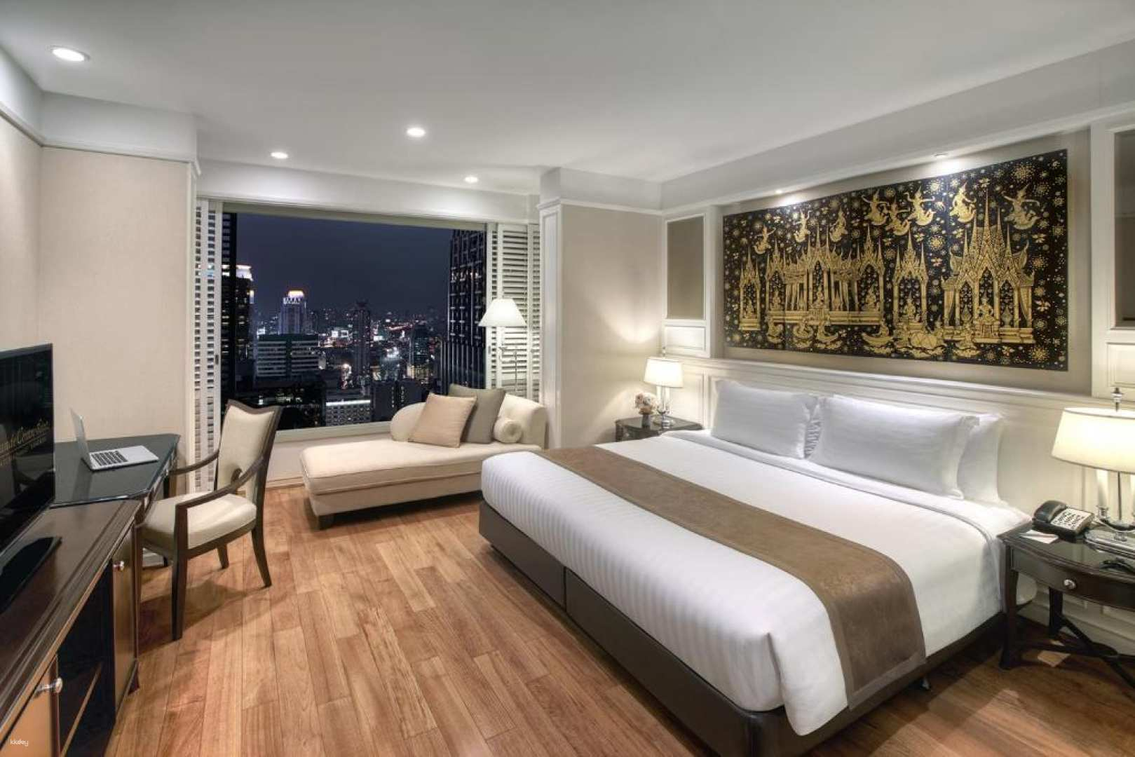 Elegantly designed rooms offer stunning city views complemented by a complimentary breakfast featuring local and international flavors. Experience exceptional hospitality in the heart of Bangkok’s Ratchadamri district.