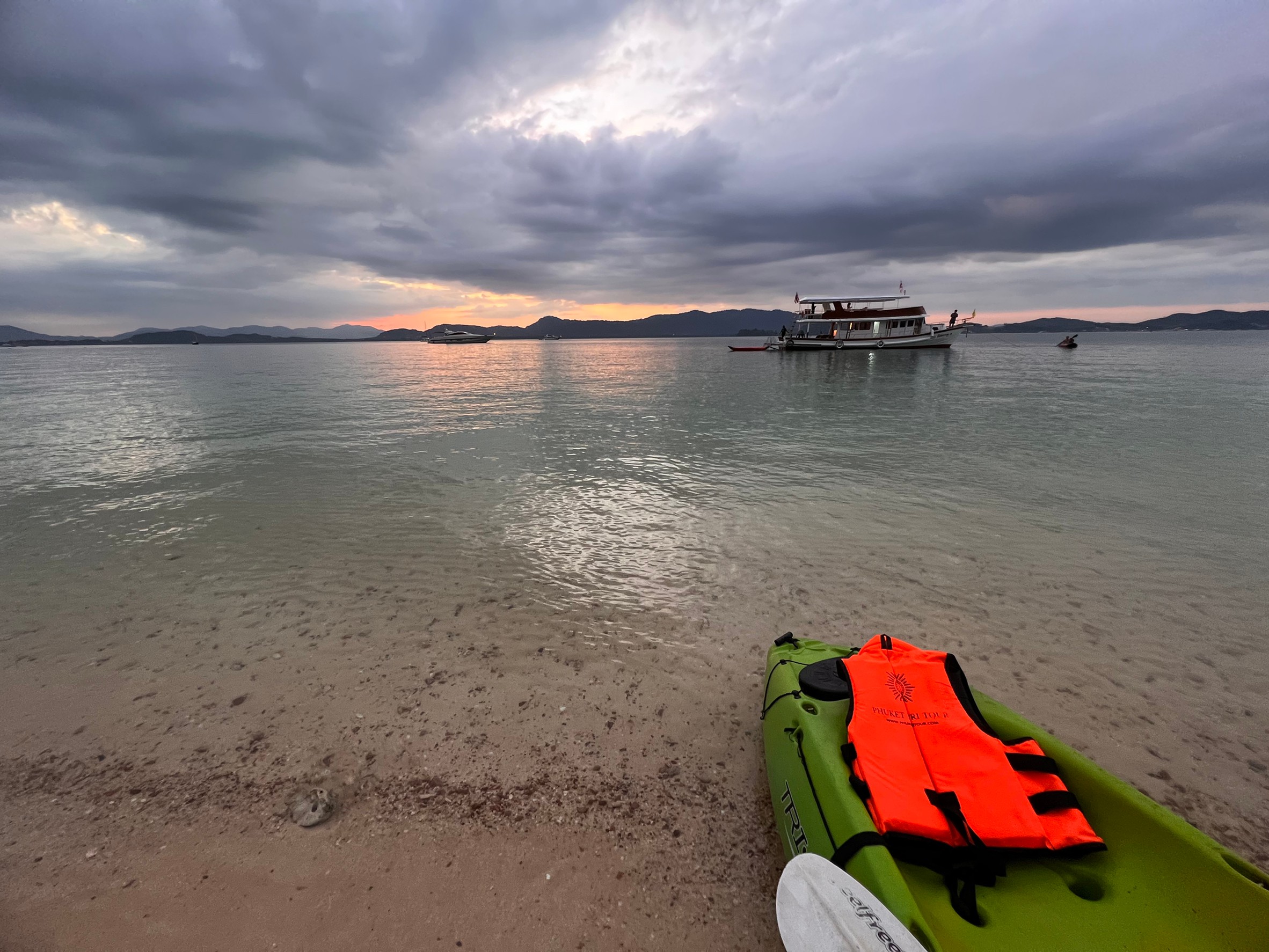 Private Charter Boat Sunset and Squid Fishing Tour - Photo 1 of 9