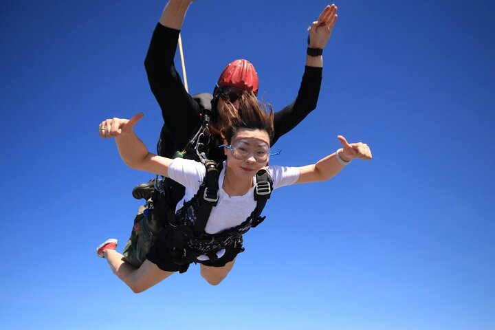 Tandem Skydiving Pattaya by Thai Sky Adventures dalam Pattaya Pelago